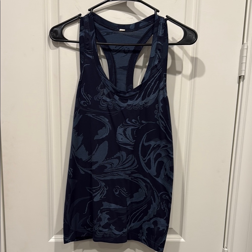 #7 Athleta Size M Women's Navy Patterned Tank Top